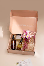 Load image into Gallery viewer, MOTHERS DAY Gift Box Bundle- BLOSSOM
